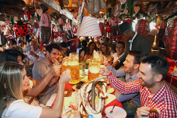 Bayern-Munich-Oktoberfest-490650062.jpg